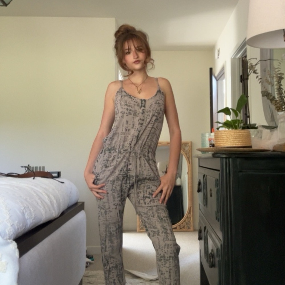 Stylish Gray Adjustable Jumpsuit